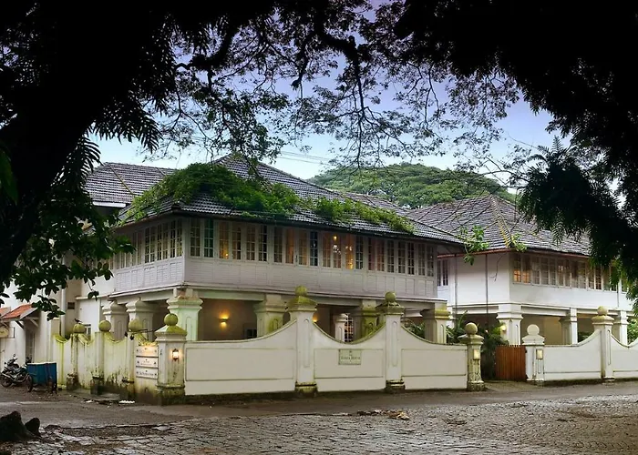 Neemrana'S- Tower House
