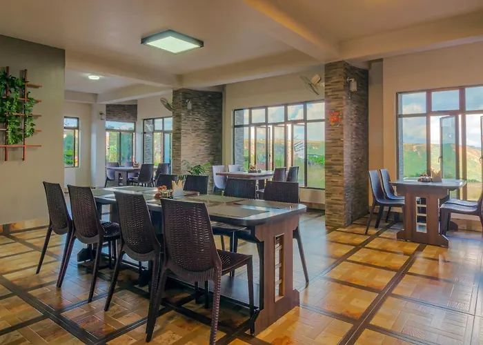 7 Sisters Falls View Inn