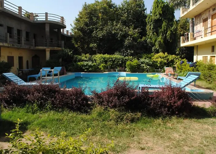 Hotel Moon Lake