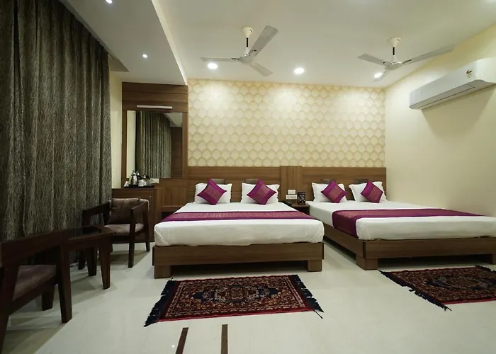Hotel S.S Royal