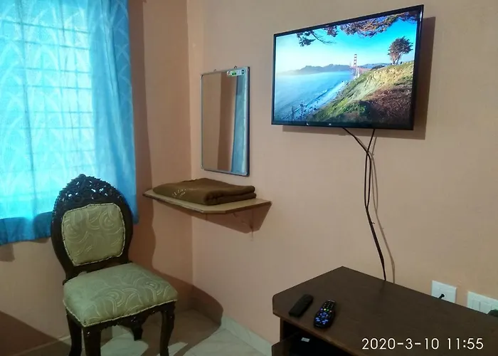 Aruvi Hotel